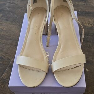 MaddenGirl kitten block heel sz 10